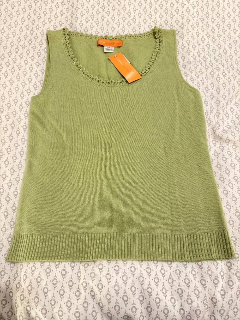 Cynthia Steffe 100% Cashmere Beaded Flowers Sweater Size L Chartreuse Pistachio